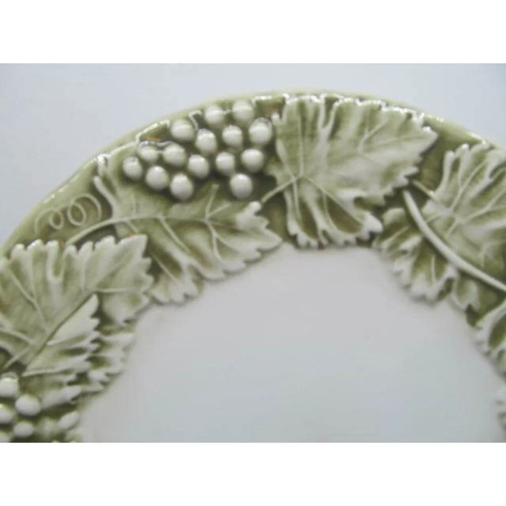 Williams Sonoma Napa Sage Embossed Lot 3 Salad Plates & 2 Saucers